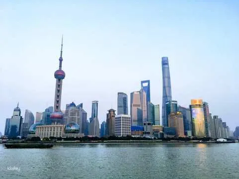 [Private] 1-day tour of Shanghai city: The Bund + Yuyuan Garden + Nanjing Road Pedestrian Street + Chinese Tea Experience (Japanese/Chinese/English guide)