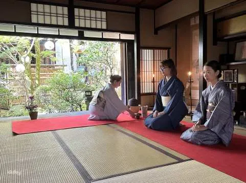 Tomidaya Traditional Townhouse Tour + Kimono & Tea Ceremony Experience Reservation (Kyoto City, Kyoto Prefecture)