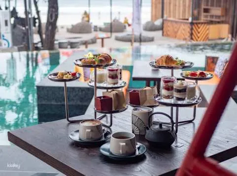 SugarSand Dining Experience at Hotel Indigo Bali Seminyak Beach | Indonesia