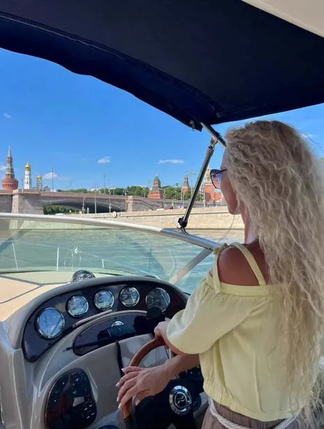 Moscow river private boat tour
